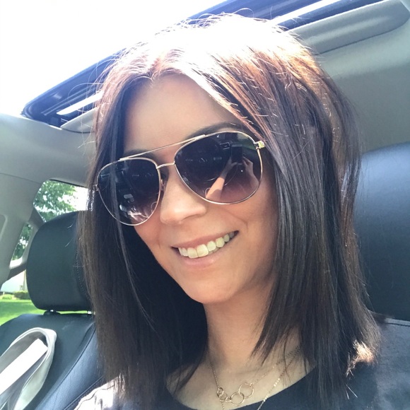 Meet your Posher, Traci - Picture 1 of 1